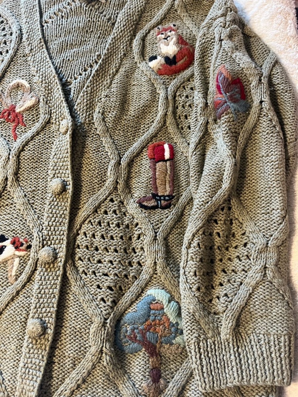 Susan Bristol Equestrian Theme Embroidered Cable Knit Cardigan - Picture 4 of 11